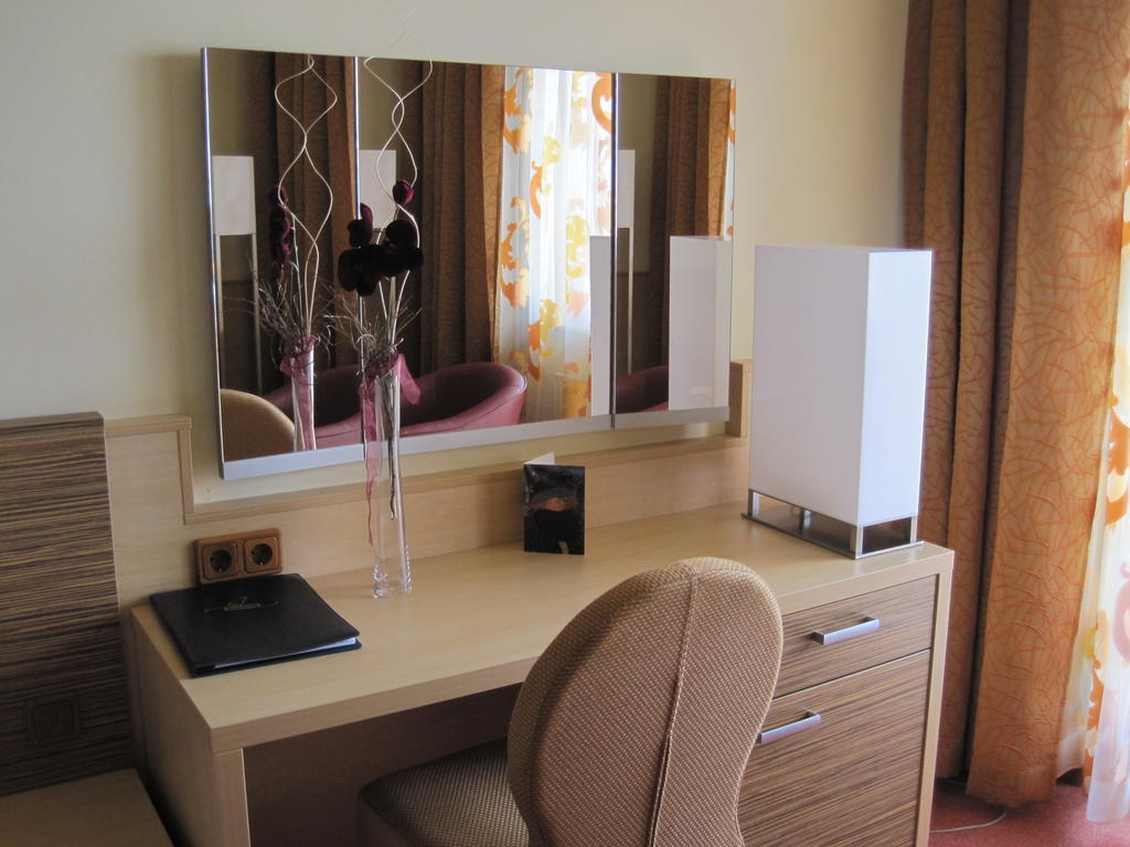 Hotel Attersee Seewalchen Rom bilde